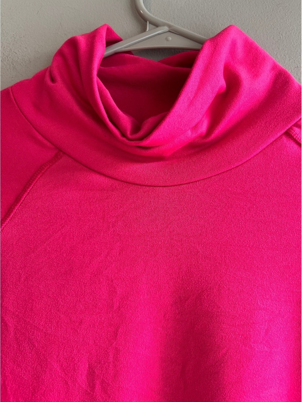 Athleta Long Sleeve Ruched Athletic Turtleneck Top Electric Pink Large - Picture 3 of 9